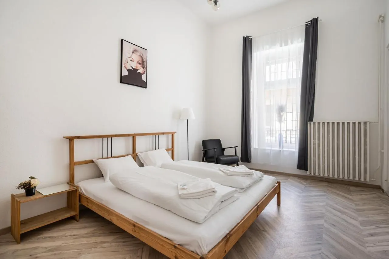 Setting Sun Apartment Budapest