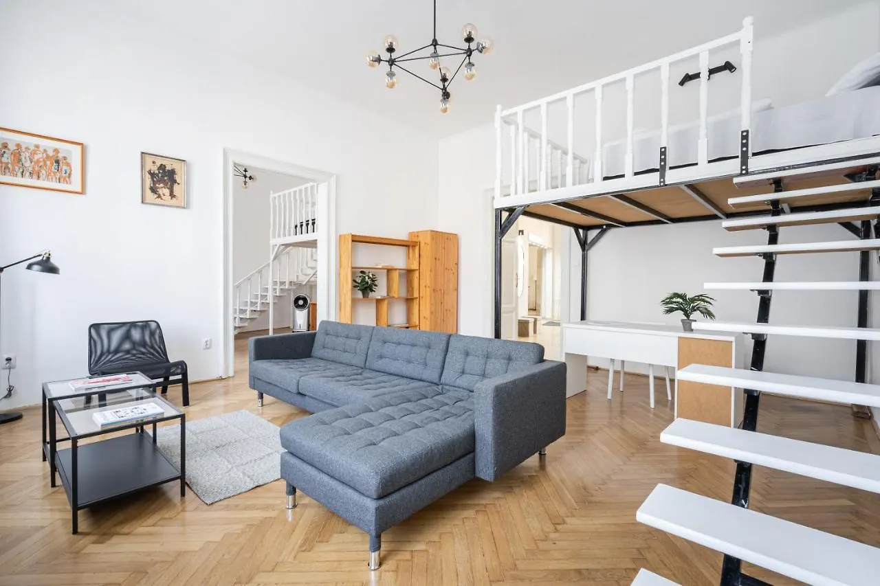 Setting Sun Apartment Budapest