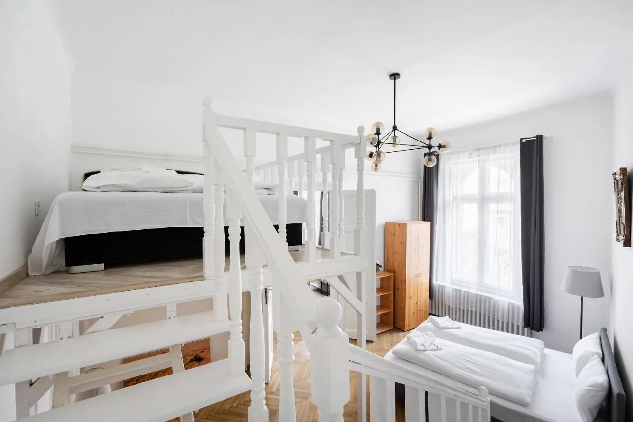 Setting Sun Apartment Budapest 0*,