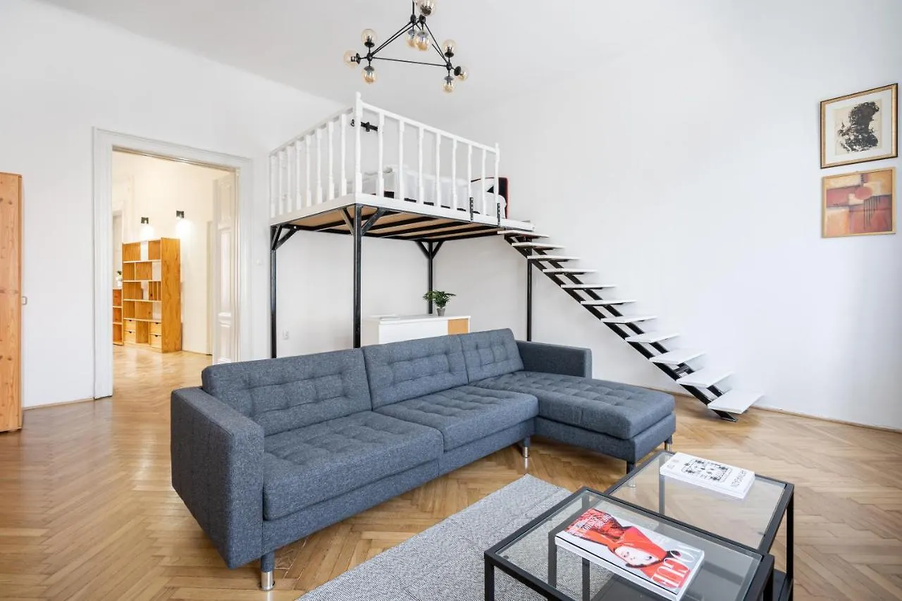 Setting Sun Apartment Budapest