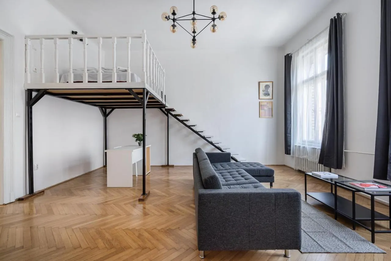 Setting Sun Apartment Budapest