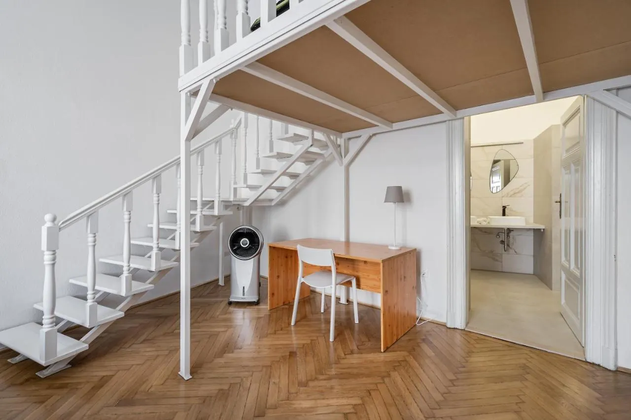 Setting Sun Apartment Budapest