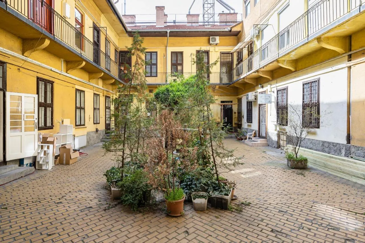 Setting Sun Apartment Budapest 0*,